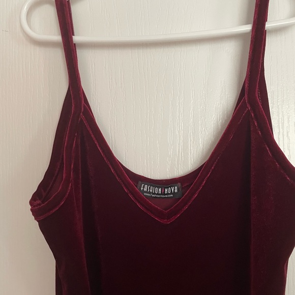 Fashion Nova, maroon midi velvet dress. will fit XXS-XS. - Picture 5 of 5